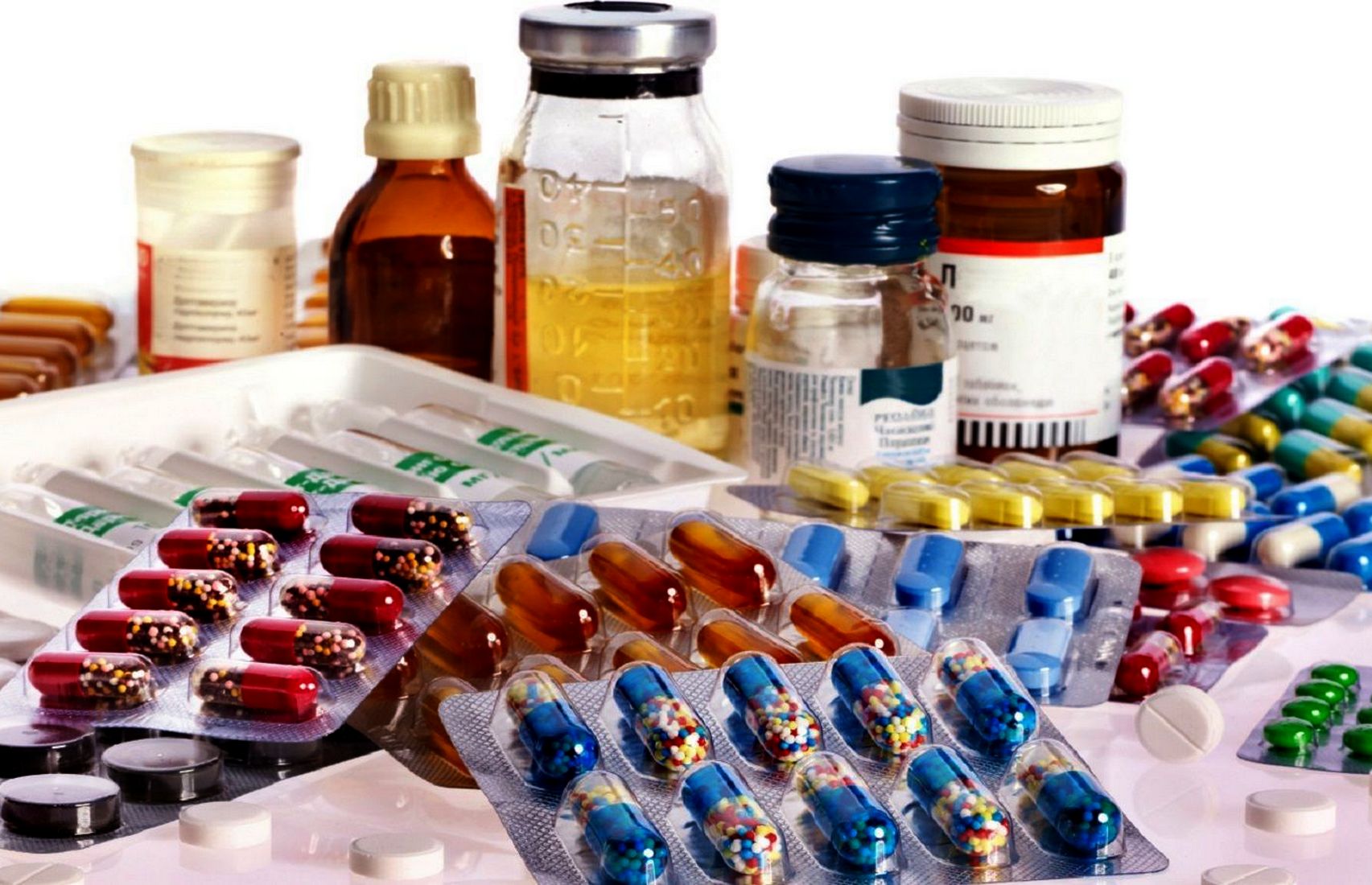 Рада разрешила экстренную регистрацию препаратов против COVID-19 в Украине