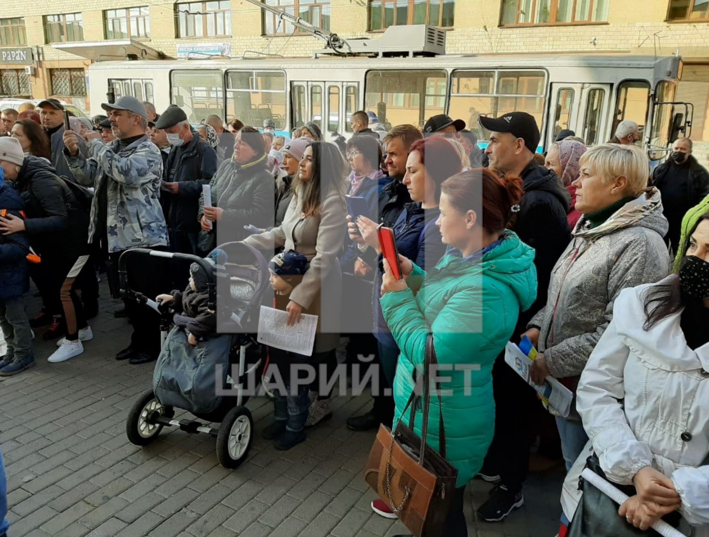 В Киеве и Виннице проходят митинги против обязательной вакцинации (видео) - 2 - изображение