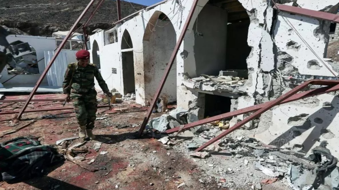 В Йемене при ракетном обстреле погибли почти 30 человек