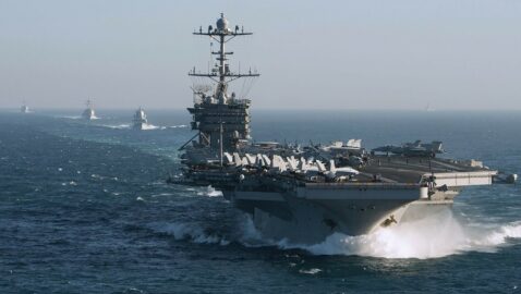 Атомный авианосец ВМС США решили оставить в Средиземном море из-за угрозы вторжения РФ в Украину