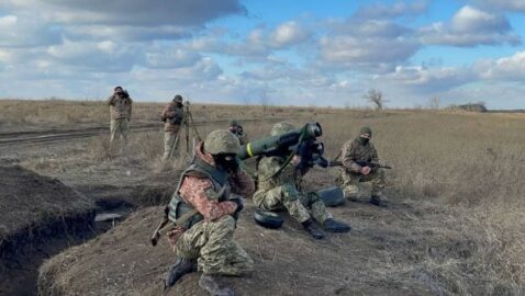 Украинские военные впервые официально продемонстрировали применение ПТРК Javelin в зоне ООС (видео)