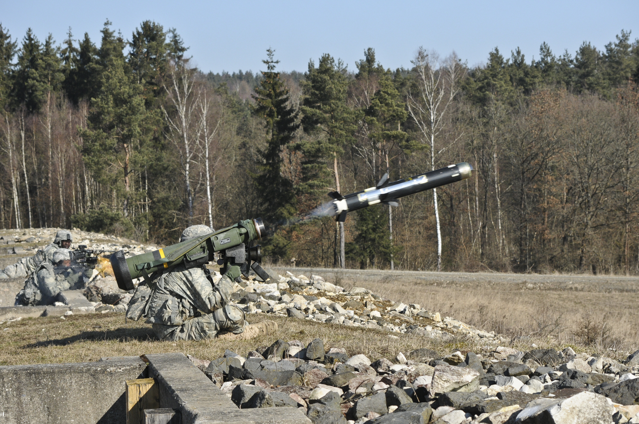 Эстония просит США, Германию и Финляндию разрешить ей поставить Украине ПТРК Javelin и 122-мм гаубицы