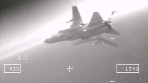 Российские Су-30 и Су-24 «нанесли удар» по кораблю НАТО в Балтийском море (видео)