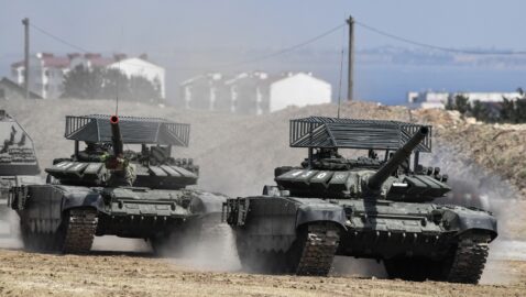 Чешские военные считают, что массовое оснащение российских танков защитой от ПТРК и БПЛА доказывает подготовку к грядущему вторжению в Украину