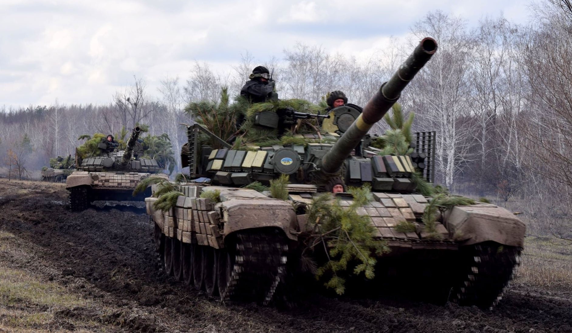 СММ ОБСЕ зафиксировала переброску Украиной танков и САУ к линии соприкосновения на Донбассе