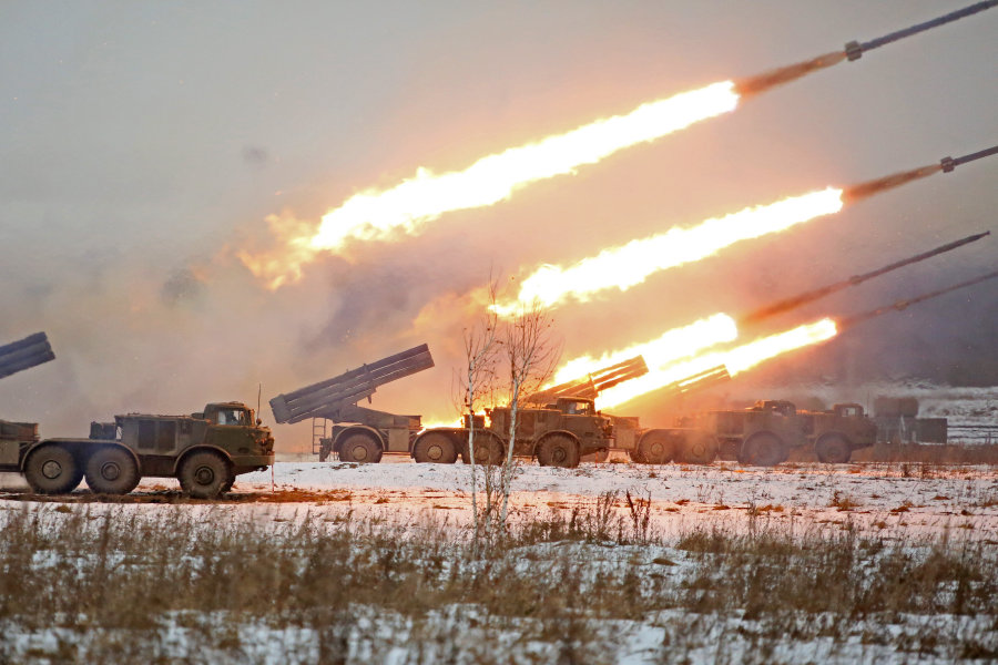Financial Times: Россия выбирает между двумя основными сценариями вторжения в Украину