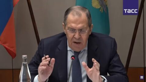 Лавров: пора заставить Украину выполнять Минские соглашения