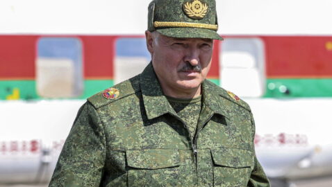 Лукашенко: Украина стягивает войска к белорусской границе, мы ответим развертыванием целого контингента нашей армии