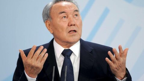 Назарбаев с дочерьми покинул Казахстан, его племянник арестован — СМИ