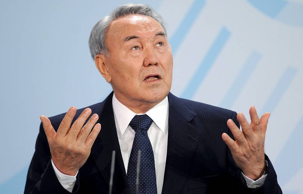 Назарбаев с дочерьми покинул Казахстан, его племянник арестован — СМИ