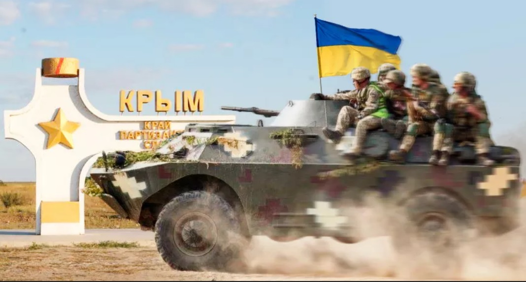 Данилов заявил, что Украина разрабатывает «стратегию возвращения Крыма и Донбасса военным путем»