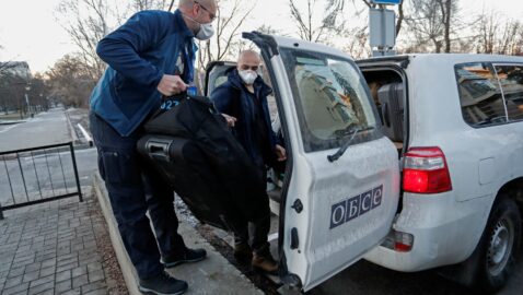 В ОБСЕ подтвердили, что сотрудники мониторинговой миссии покидают Донбасс