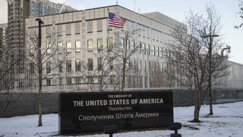 США намерены в течение двух суток вывезти из Киева всех своих служащих – СМИ