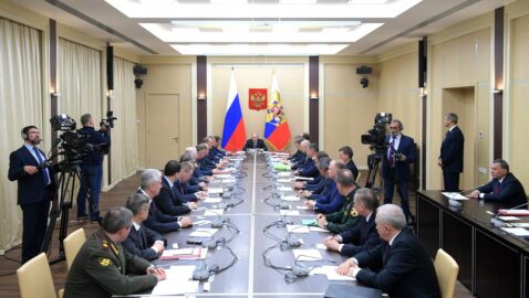 Песков: Путин собирает большое внеочередное заседание Cовбеза РФ