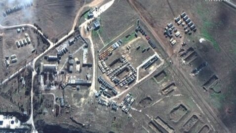 Опубликованы новые спутниковые снимки с доказательствами продолжающегося наращивания сил российской армии у границы с Украиной