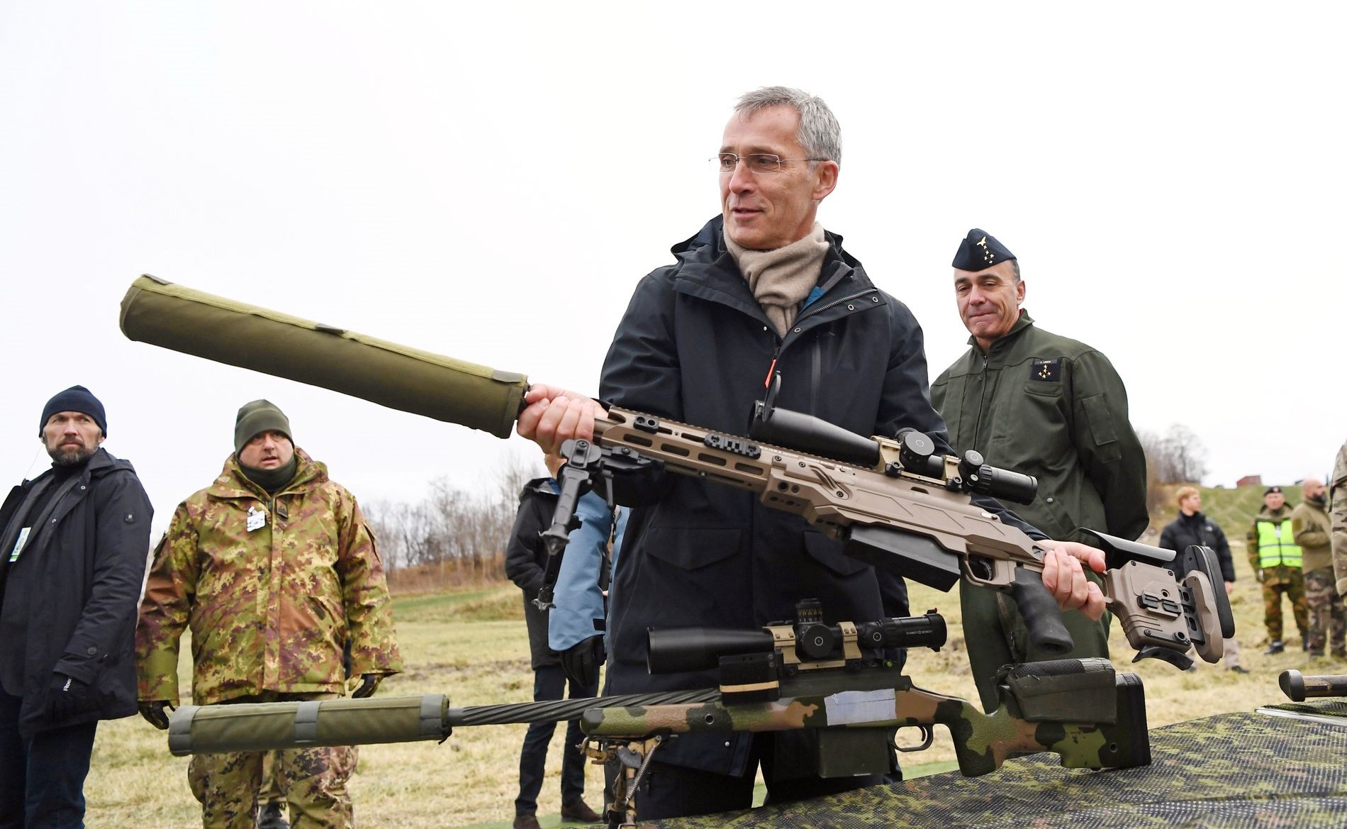 Столтенберг: НАТО не наблюдает деэскалации, напротив, РФ продолжает наращивать войска вокруг Украины