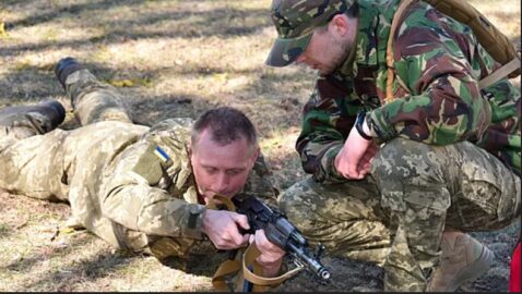 Литва приняла решение организовать подготовку украинских военных инструкторов обращению с западным оружием