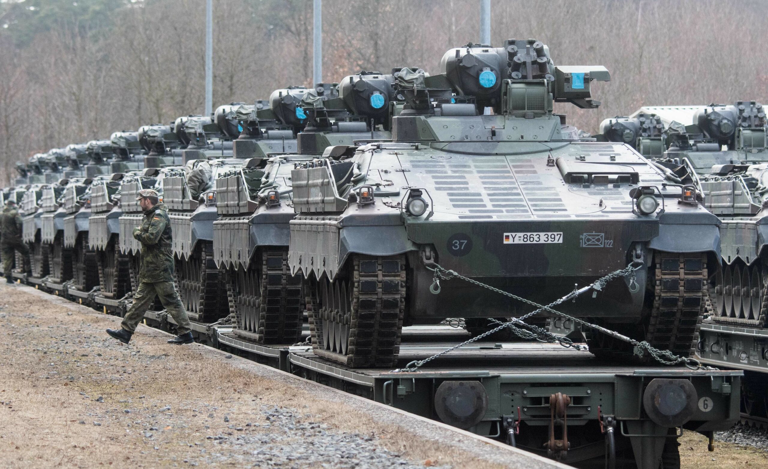 Германия отказалась поставлять Украине БМП и танки