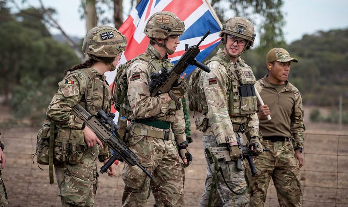 Daily Express: на «Азовстали» заблокирована группа британских экс-военных