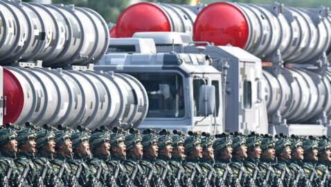 Китай строит в пустыне копии военных баз США для отработки ракетных ударов (фото)