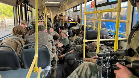 Зеленский: эвакуацией из «Азовстали» руководят украинские военные и разведчики