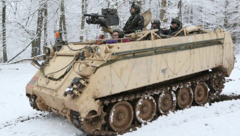 Австралия передала Украине четыре бронетранспортёра M113AS4