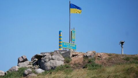 В ВСУ утверждают, что над островом Змеиный водрузили украинский флаг