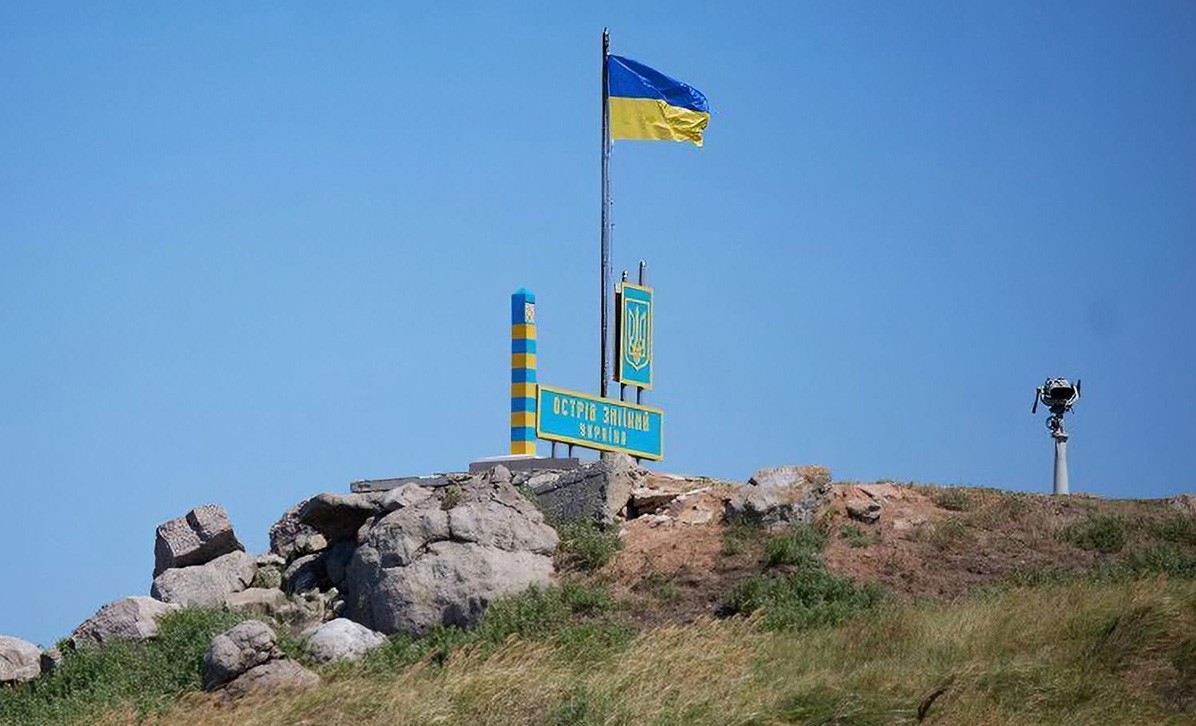 В ВСУ утверждают, что над островом Змеиный водрузили украинский флаг
