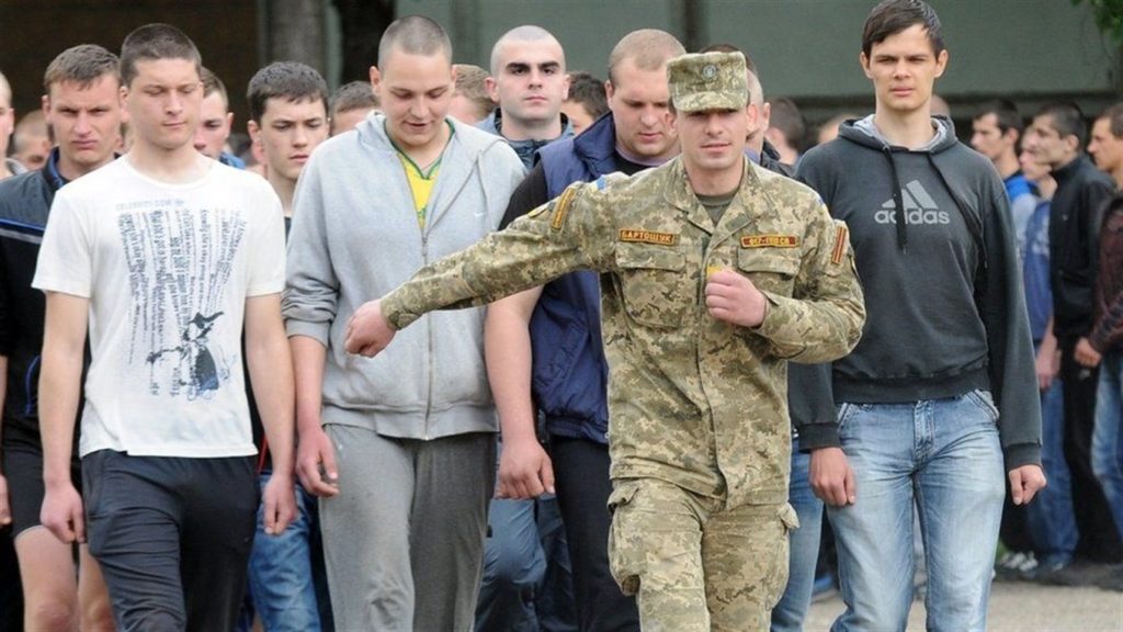 В ВСУ заявили, что вызванных в военкомат украинцев могут сразу отправлять на военную службу