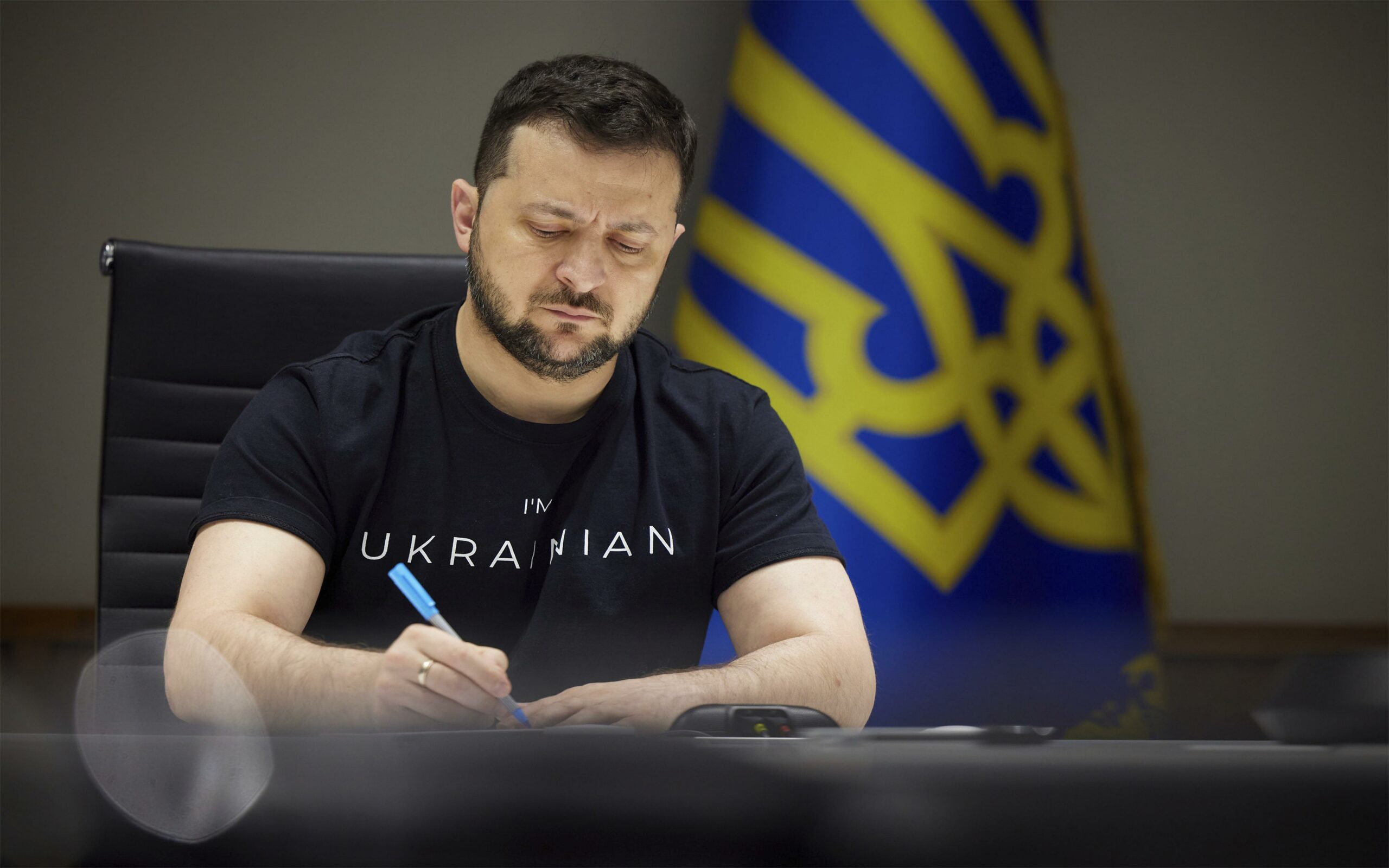 Зеленский официально упразднил украинскую делегацию в ТКГ по мирному урегулированию ситуации на востоке Украины