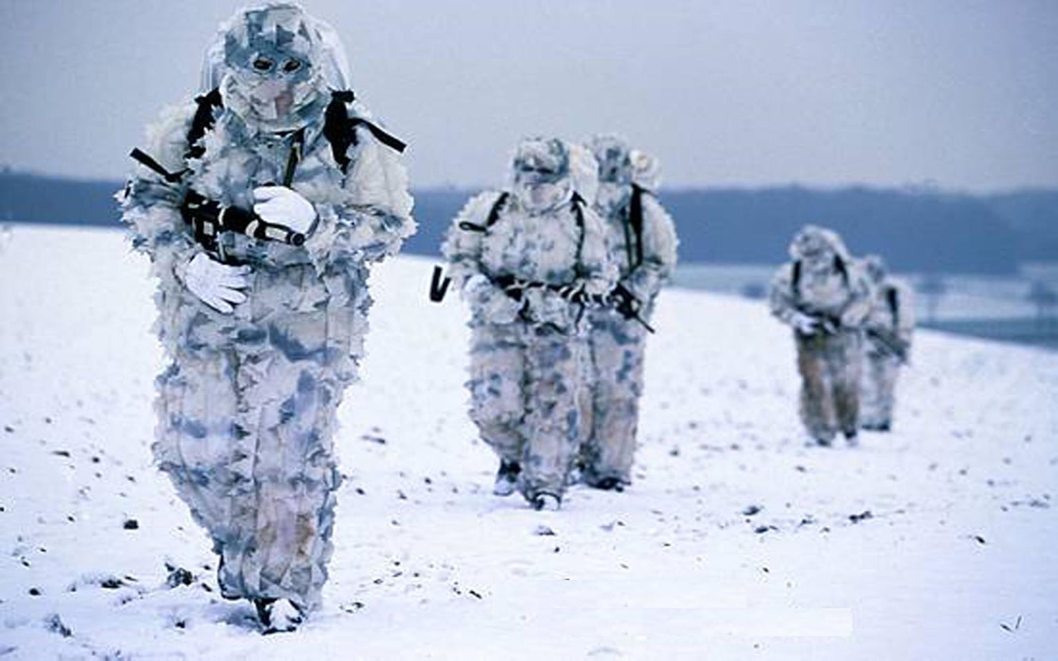 «Украина пообещала не приостанавливать контрнаступление в холодное время года»: страны НАТО начали снабжать ВСУ зимней экипировкой
